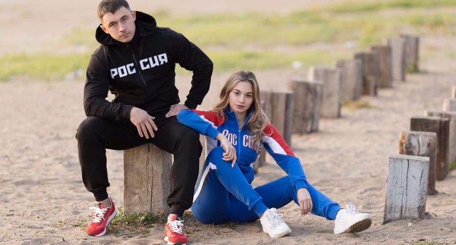 Персонажи фильмов, носившие спортивные костюмы